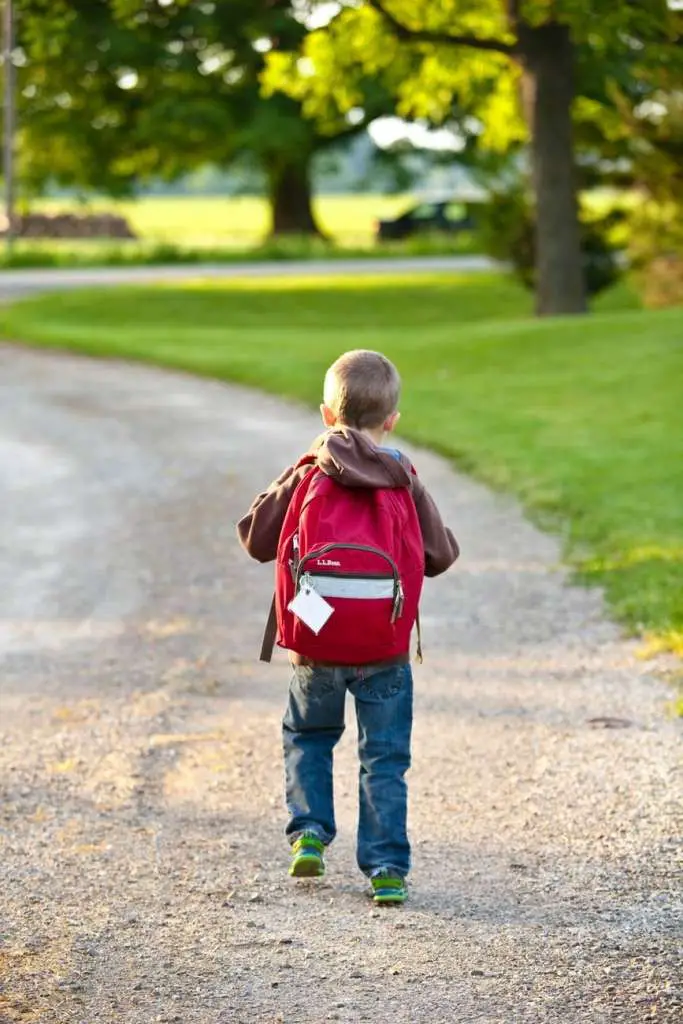 Niet ziek, maar met de rugzak naar school!
