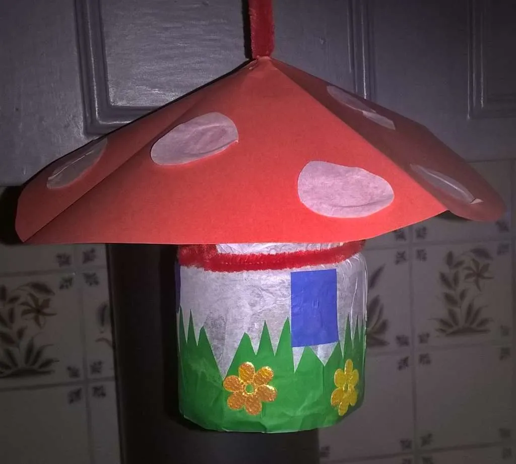lampion maken. Zo knutsel je een paddestoel.
